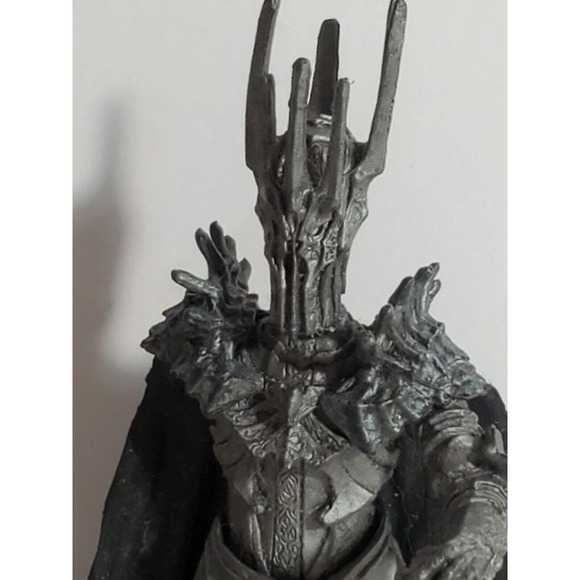 The Lord Of The Rings NLP Gollum Smeagol with rock and Sauron Figures 2003 - Picture 4 of 12